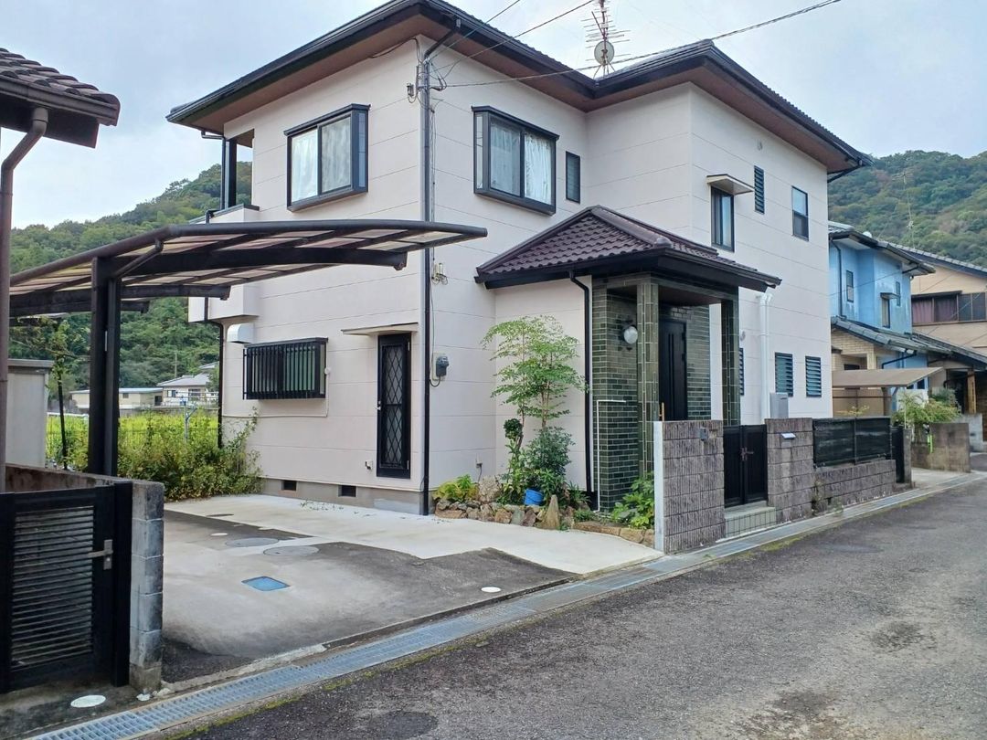 3LDK House for Sale in Tosa, Kochi with Garden and Parking - Thumbnail 2