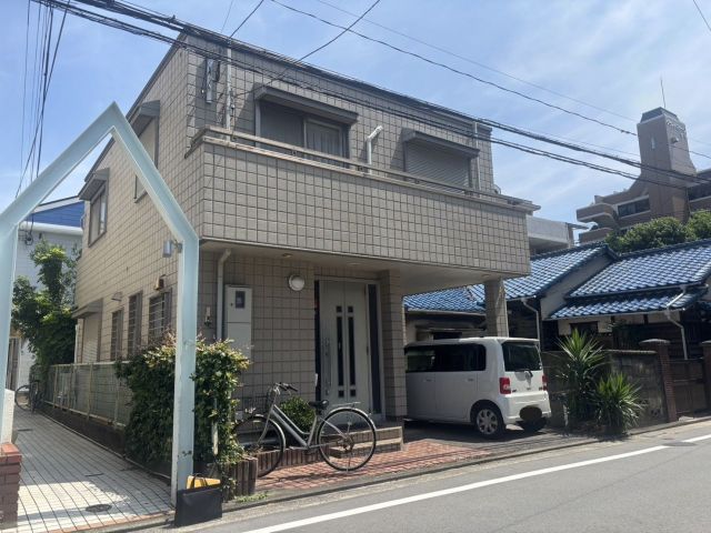 5LDK Family House with Walk-In Closet in Fukuoka's Minami Ward - Thumbnail 2
