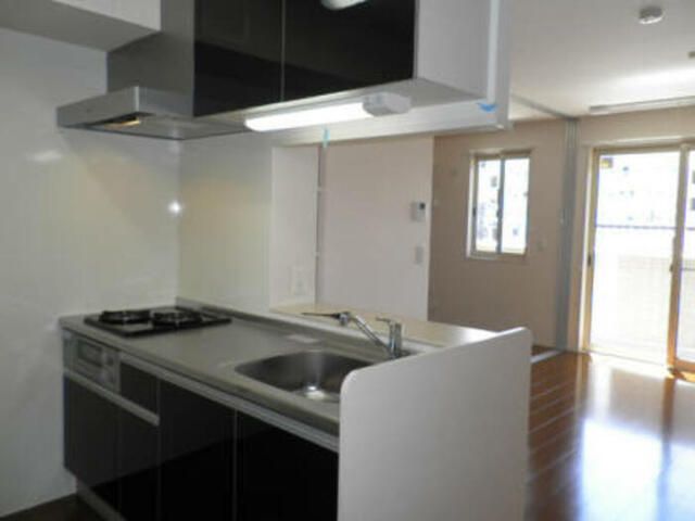 1LDK Apartment for Rent in Kawasaki, Kanagawa - Modern Amenities - Thumbnail 3