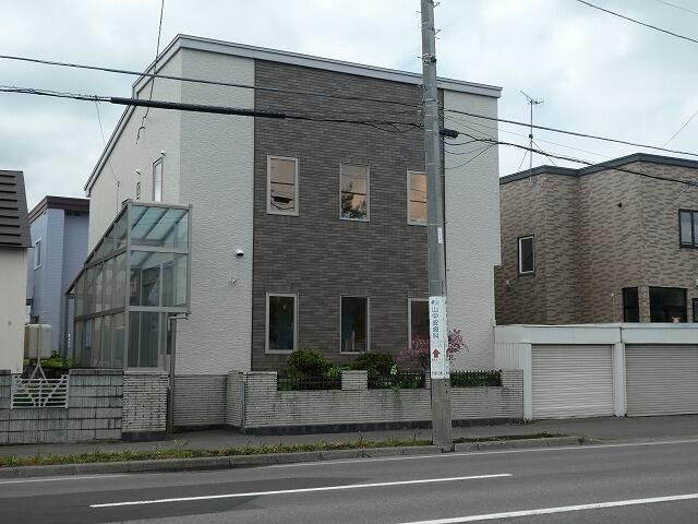 5LDK House for Sale in Teine-ku, Sapporo, Hokkaido - Thumbnail 4