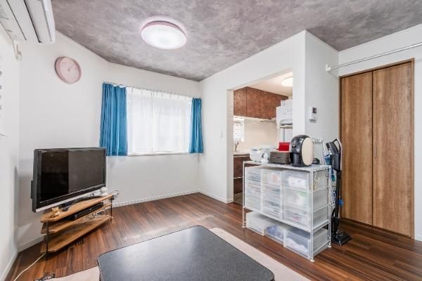 3LDK Detached House for Sale in Ichikawa, Chiba - Near Harigakushinzan Station - Thumbnail 2
