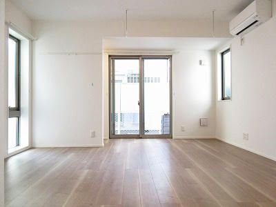 Modern Terrace House for Rent in Shinjuku, Tokyo - Thumbnail 4
