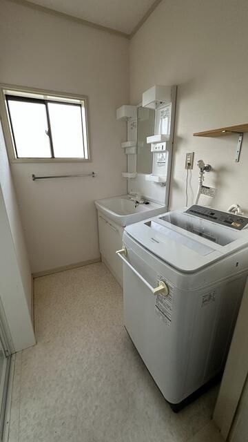 Spacious 5DK House in Toyama with Parking - Thumbnail 4