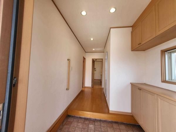 5LDK Detached House for Sale in Taishi, Osaka - Thumbnail 3