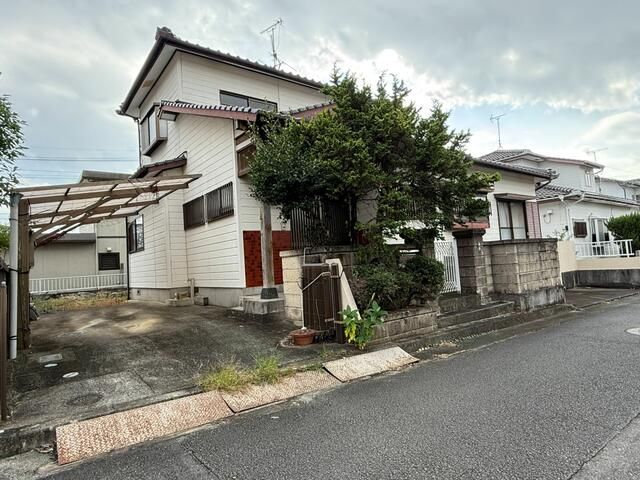4LDK House for Sale in Tamana, Kumamoto with Parking for 3 Cars - Thumbnail 2