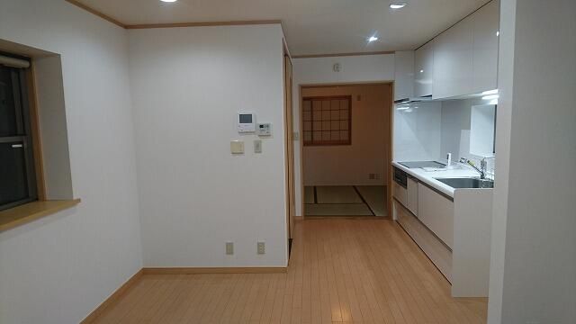 4LDK Detached House for Sale in Shinjuku, Tokyo - Thumbnail 2