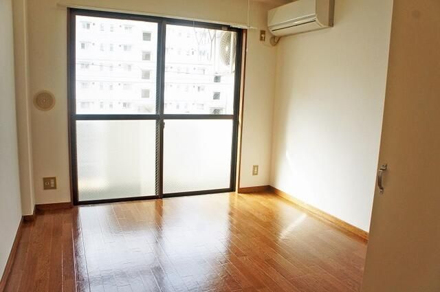 15.55 sqm Apartment for Rent in Ome, Tokyo - Thumbnail 4