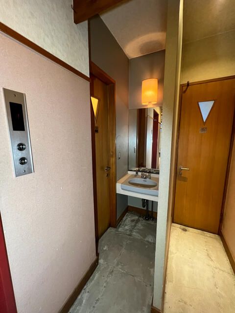 Commercial Maisonette for Rent in Hadano, Kanagawa - Thumbnail 3