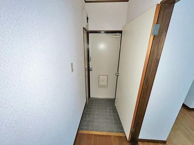 3DK Apartment for Rent in Atsugi, Kanagawa - 44m² - Thumbnail 2