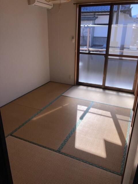 2DK Apartment for Rent in Fuefuki City, Yamanashi - 39.74 sqm - Thumbnail 4