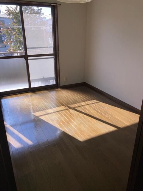 2DK Apartment for Rent in Fuefuki City, Yamanashi - 39.74 sqm - Thumbnail 2