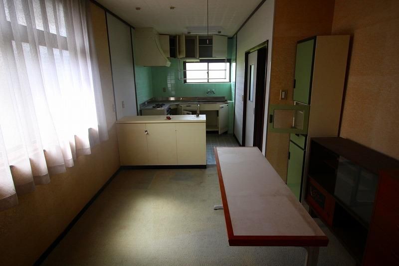 184 Tsubo Two-Generation Home for Renovation in Yonago - Image 22