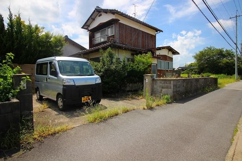 184 Tsubo Two-Generation Home for Renovation in Yonago - Image 7
