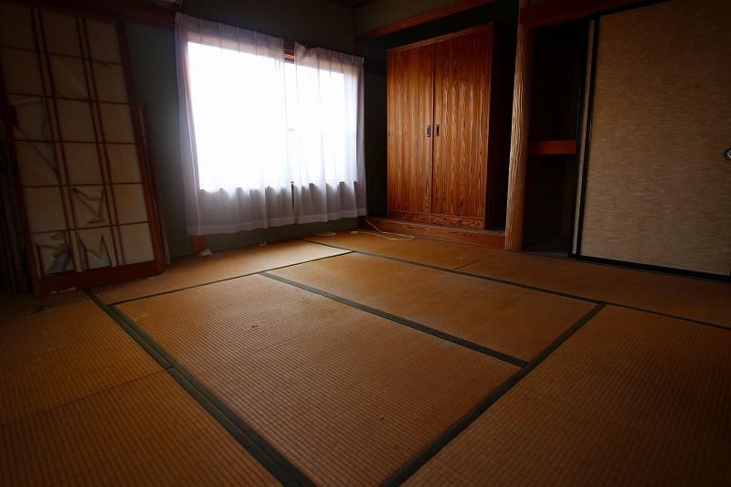 184 Tsubo Two-Generation Home for Renovation in Yonago - Image 22