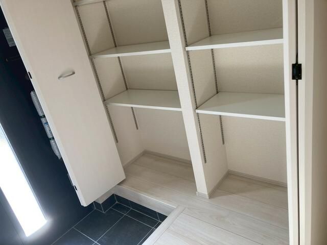 New 4LDK House in Tomiya, Miyagi with 3 Parking Spaces - Thumbnail 4