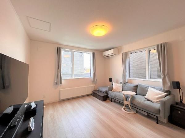 Modern 3LDK House for Sale in Sapporo's Shiroishi Ward - Thumbnail 2
