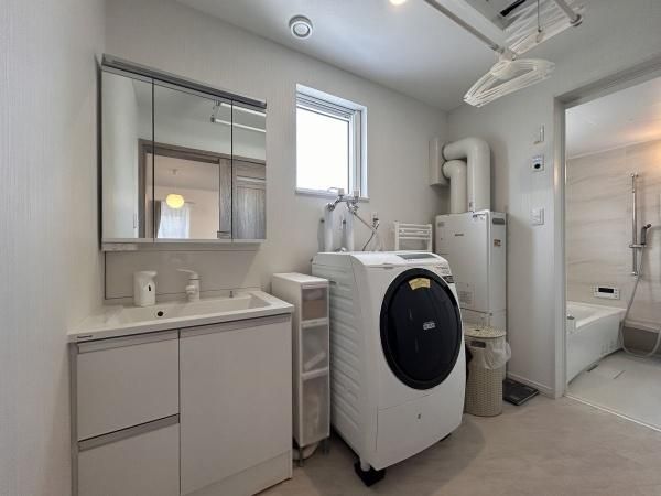 Modern 3LDK House for Sale in Sapporo's Shiroishi Ward - Thumbnail 4