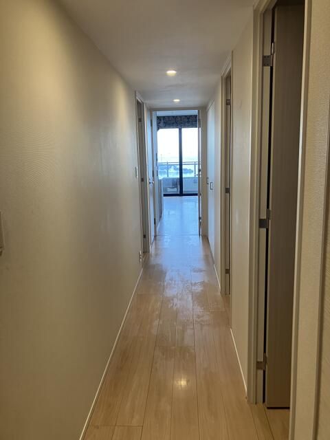 3LDK Apartment in Gran Suite Blue Bay Front Tower, Chiba - Thumbnail 3