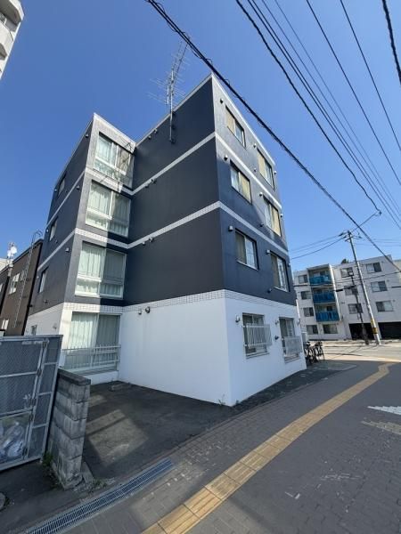 Precede II Apartment Building for Sale in Atsubetsu, Sapporo - Image 1
