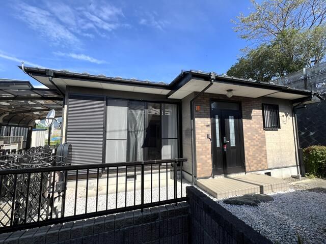 Detached House with Hot Spring Access in Fuefuki, Yamanashi - Main Image