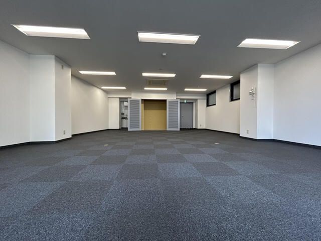 Office Space for Rent in Minato-ku, Tokyo - Thumbnail 2