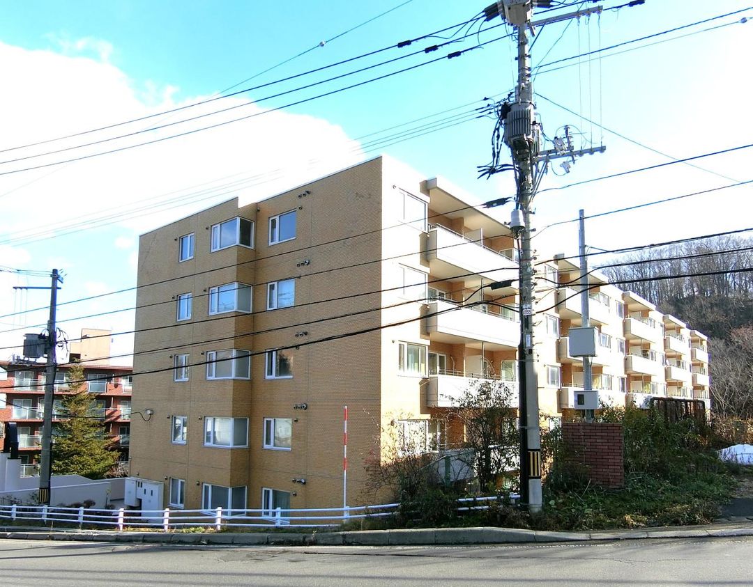 4LDK Apartment for Sale in Miyanomori, Sapporo - Thumbnail 2