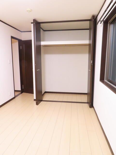2DK Terrace House for Rent in Nishi-Nippori, Arakawa, Tokyo - 48.32 sqm - Thumbnail 4