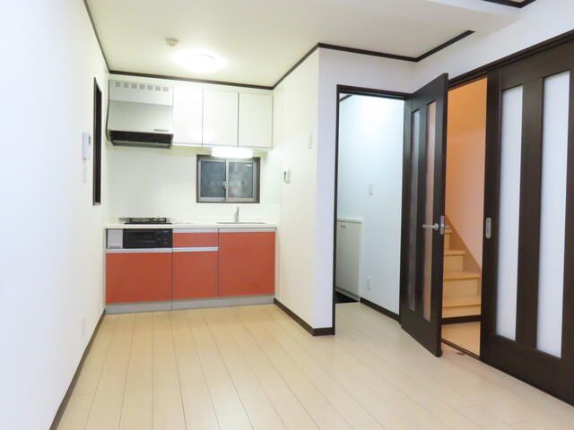 2DK Terrace House for Rent in Nishi-Nippori, Arakawa, Tokyo - 48.32 sqm - Thumbnail 2