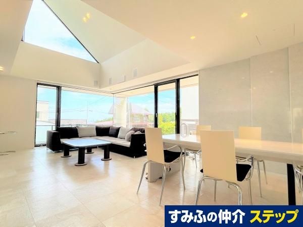 4LDK+LDK House in Central Sapporo with Garage and Mountain Views - Thumbnail 2