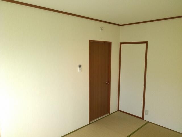 Flower Heights A 2DK Apartment for Rent in Atsugi, Kanagawa - Thumbnail 4
