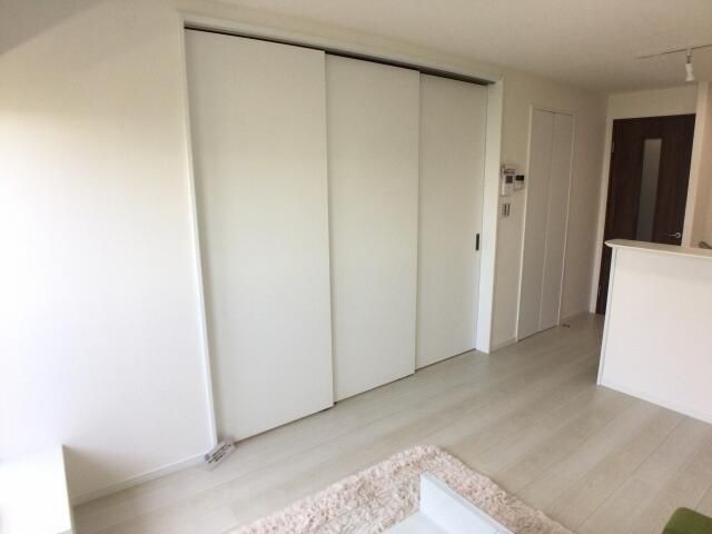 3LDK SRC Apartment for Sale in Quiet Yokohama Totska - Thumbnail 3