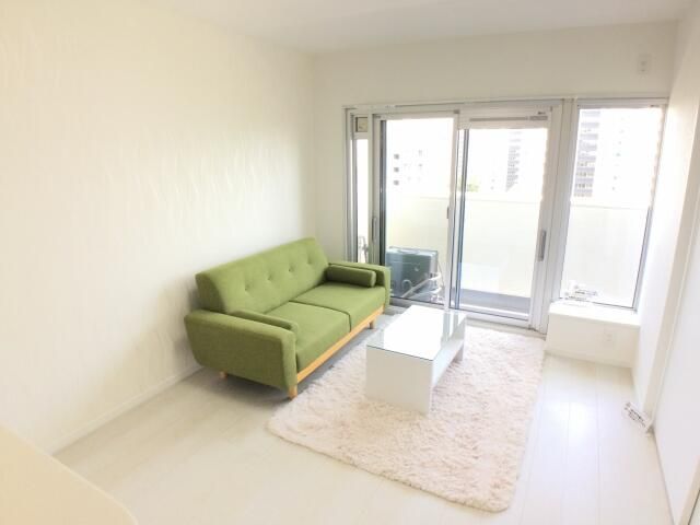 3LDK SRC Apartment for Sale in Quiet Yokohama Totska - Thumbnail 2
