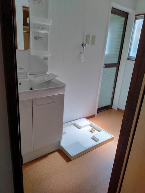 7DK Detached House on 230sqm Corner Lot in Mihara, Hiroshima - Image 22
