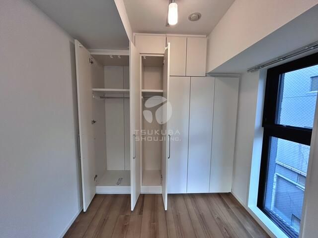 Modern 2LDK Apartment in Chiyoda, Tokyo - Thumbnail 4