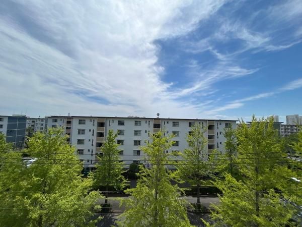 3LDK Used Condominium in Mihama-ku, Chiba City - Thumbnail 2
