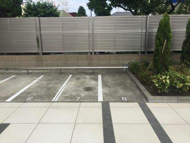 Motorcycle Parking Space for Rent in Kawasaki, Kanagawa - Thumbnail 3