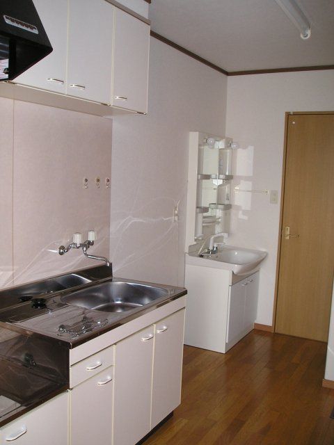 1K Apartment for Rent in Yurihonjo, Akita - 27.95 sqm - Thumbnail 4