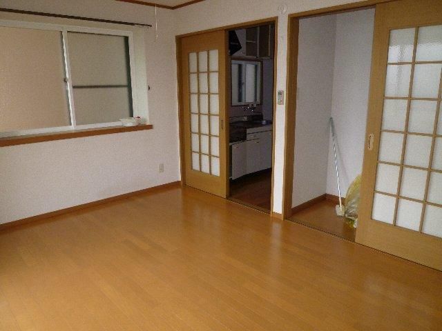 1K Apartment for Rent in Yurihonjo, Akita - 27.95 sqm - Thumbnail 2