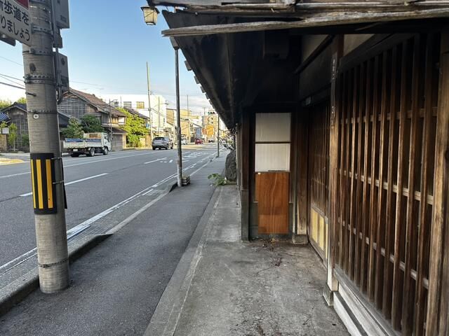 Kanazawa Residence with Shop 411 sqm Land 1921 - Thumbnail 3