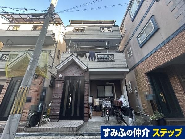 2001 5DK Detached House for Sale in Katano City, Osaka - Thumbnail 2