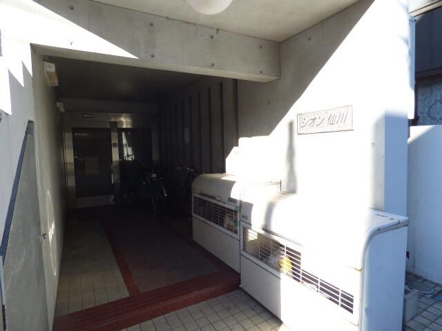 1K Apartment for Rent in Sengawa, Chofu, Tokyo - Thumbnail 4