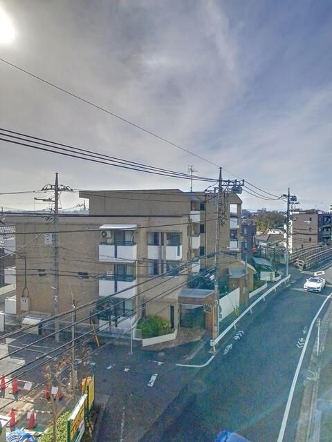 1K Apartment for Rent in Sengawa, Chofu, Tokyo - Thumbnail 2
