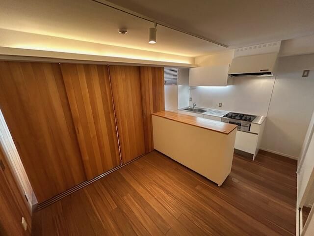 2LDK Apartment for Sale in Taito, Tokyo - 71.10 sqm - Thumbnail 4