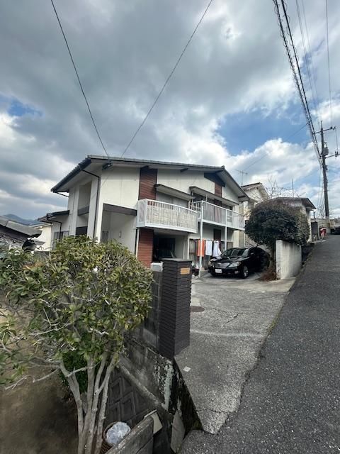 5LDK House for Sale in Hiroshima's Aki Ward with Parking for Two - Thumbnail 2