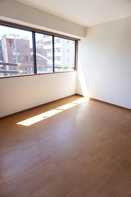 2K Apartment for Rent in Kita Ward, Tokyo - 82,000 Yen - Thumbnail 2