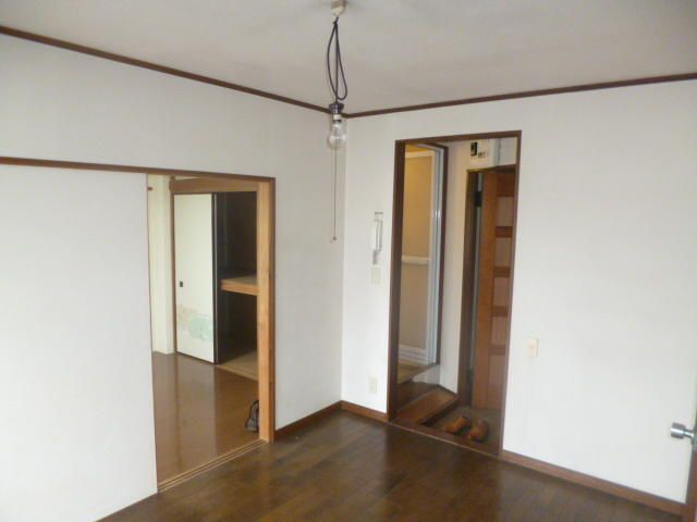 1DK Apartment for Rent in Suginami-ku, Tokyo (26 sqm) - Thumbnail 2