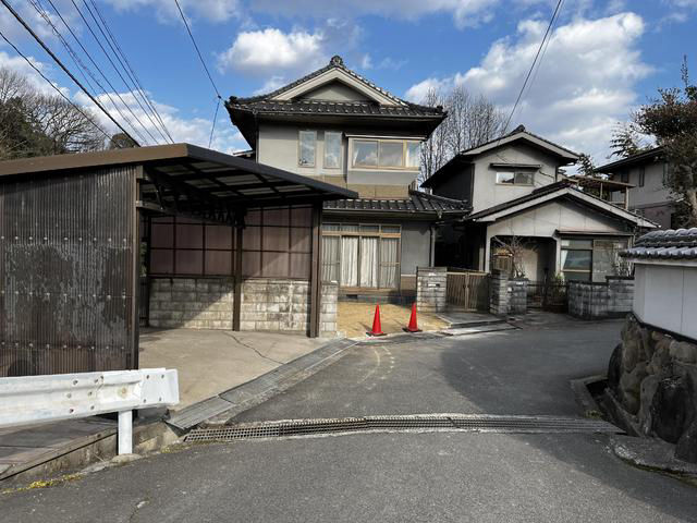 7LDK House in Fukuyama with 3 Parking Spaces - Thumbnail 2