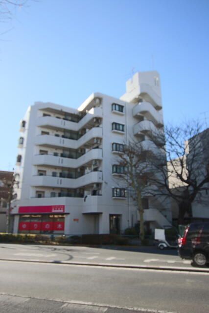 Castle Nishi-Ochiai Apartment for Rent in Shinjuku, Tokyo - Thumbnail 2