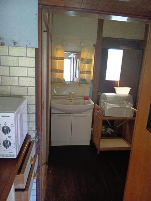 5DK Detached House for Sale in Kure, Hiroshima with 213 sqm Land - Thumbnail 4