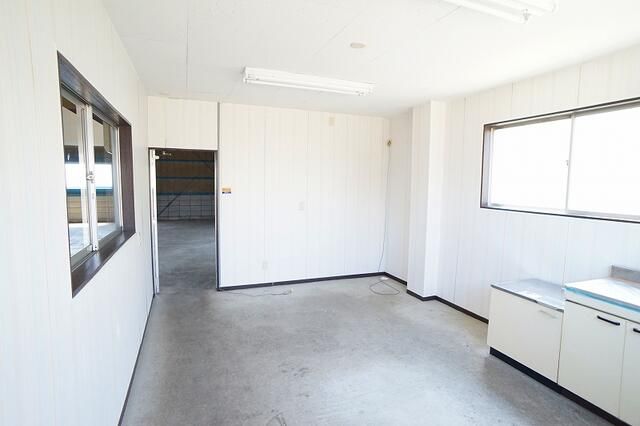 Factory for Rent in Isesaki City, Gunma - 297 sqm - Thumbnail 2
